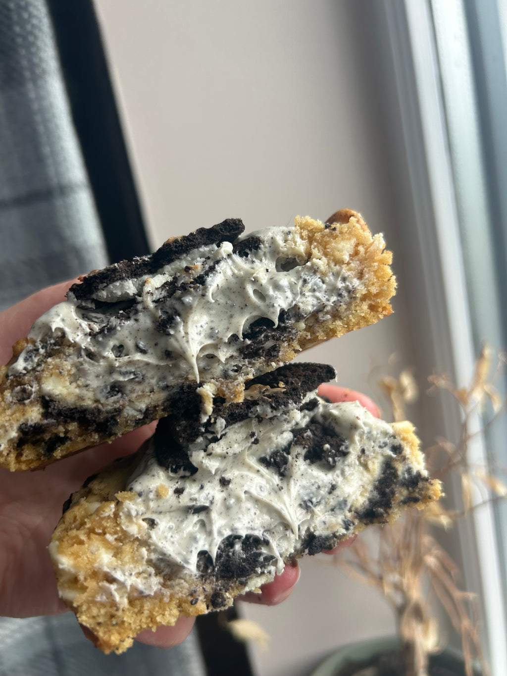 Cookies and cream cookie